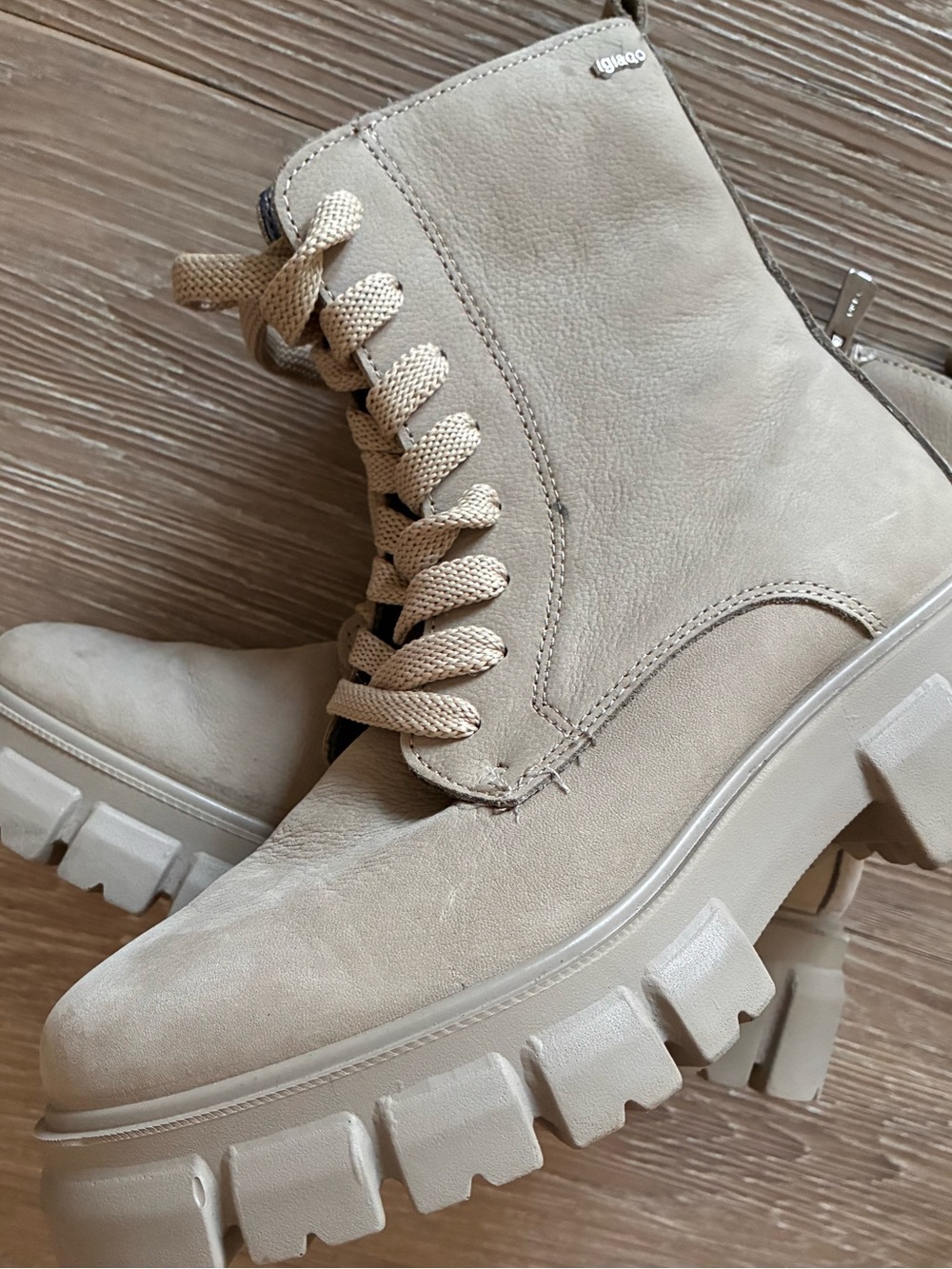Igi&Co ITALY suede Chunky Platform Lace-Up Ankle Boots in Light Beige